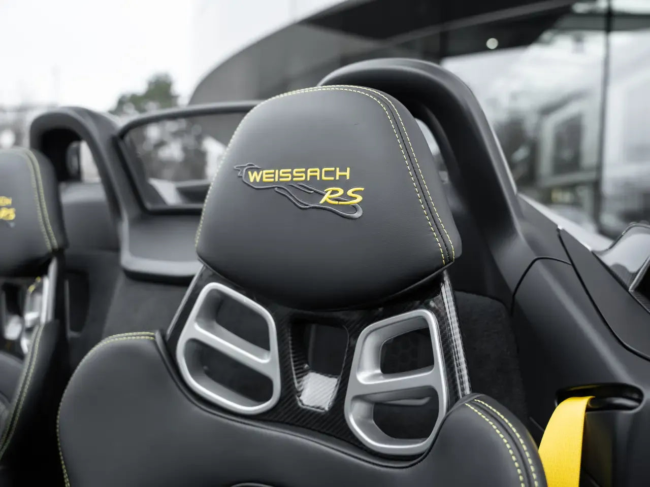 Porsche 718 Spyder RS - Samsaru's Car Outlet