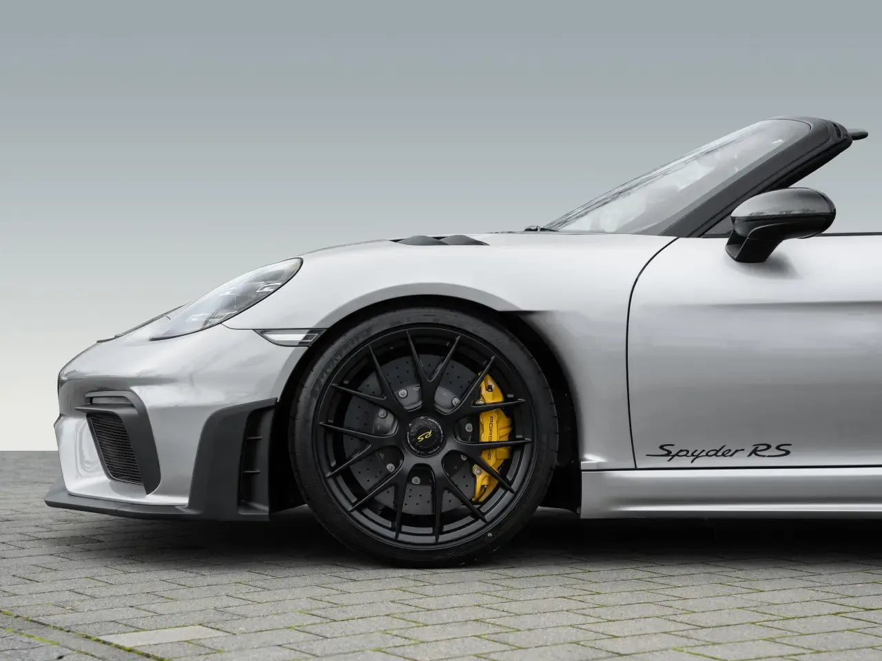 Porsche 718 Spyder RS - Samsaru's Car Outlet