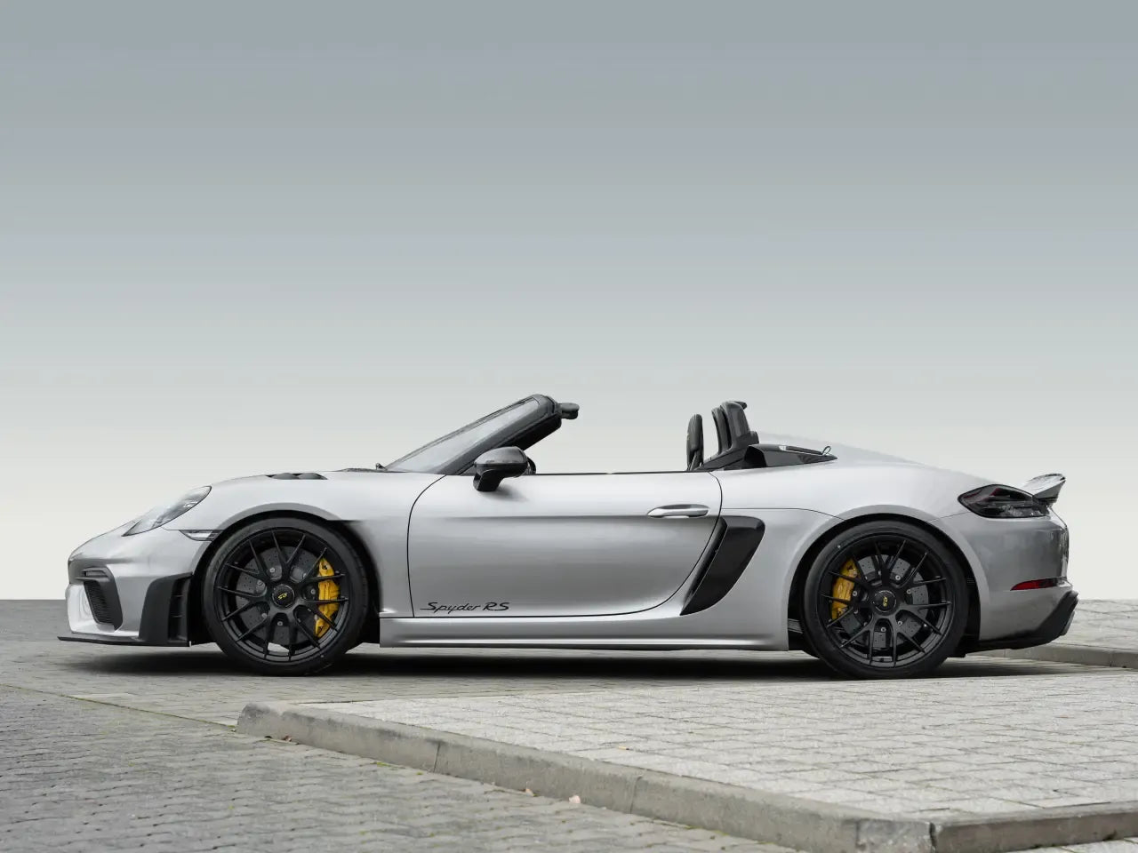 Porsche 718 Spyder RS - Samsaru's Car Outlet