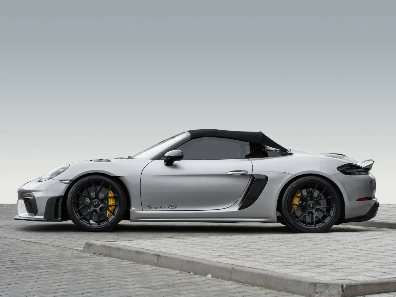 Porsche 718 Spyder RS - Samsaru's Car Outlet