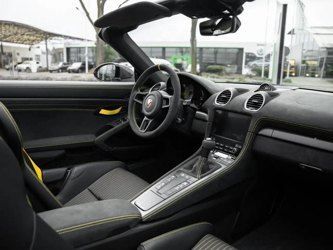 Porsche 718 Spyder RS - Samsaru's Car Outlet