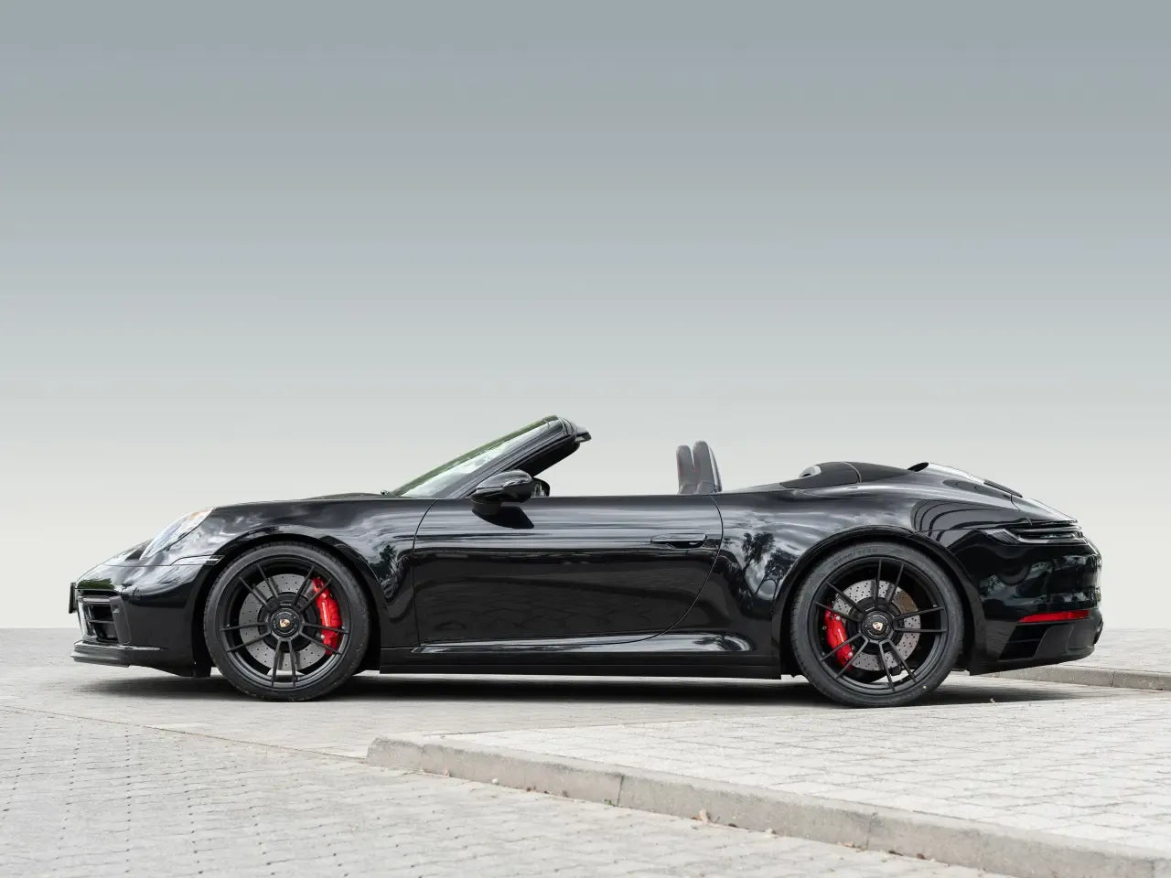 Porsche 911 Carrera 4 GTS Cabriolet - Samsaru's Car Outlet