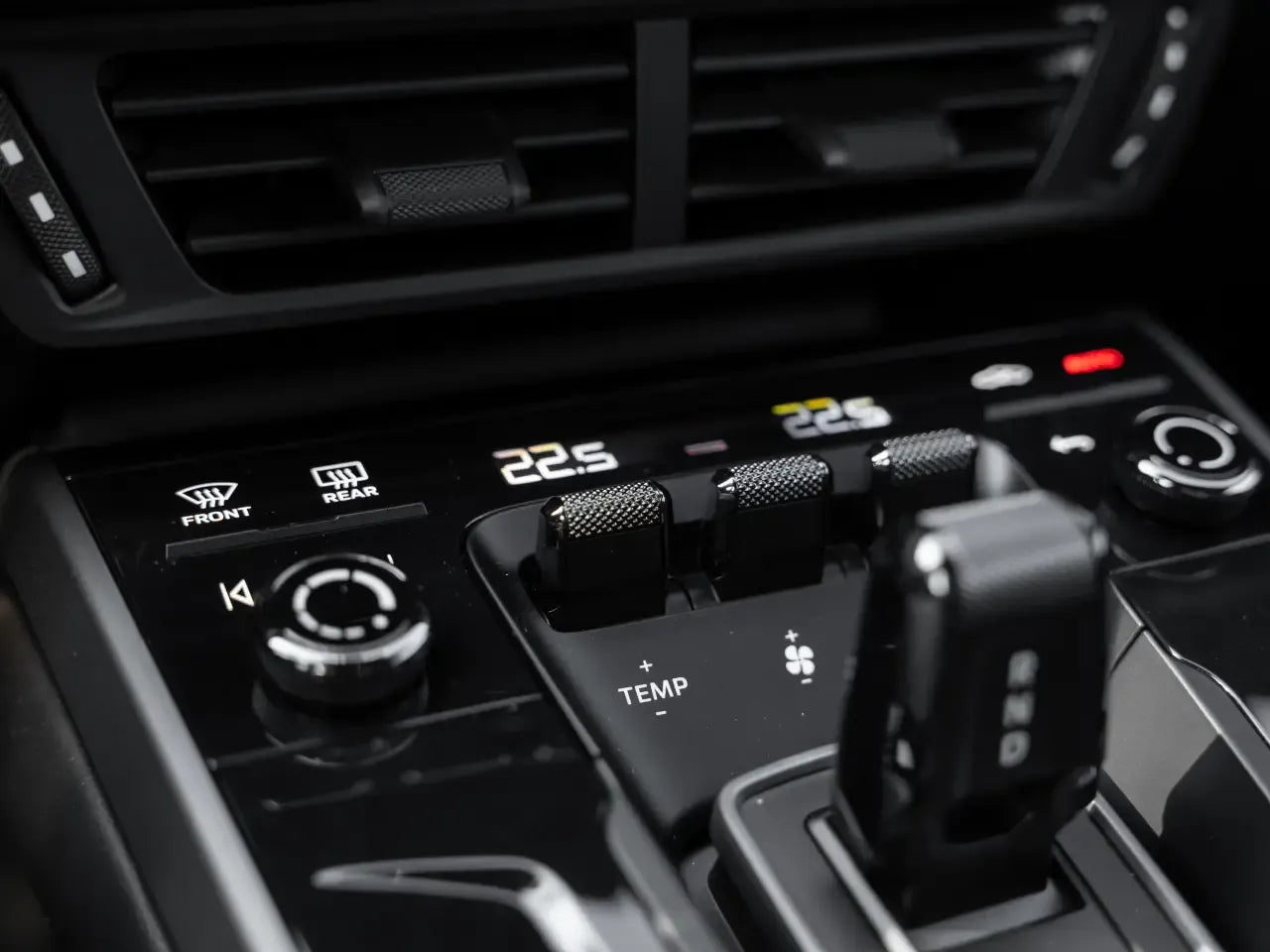 Porsche 911 Carrera (992 II) - Samsaru's Car Outlet
