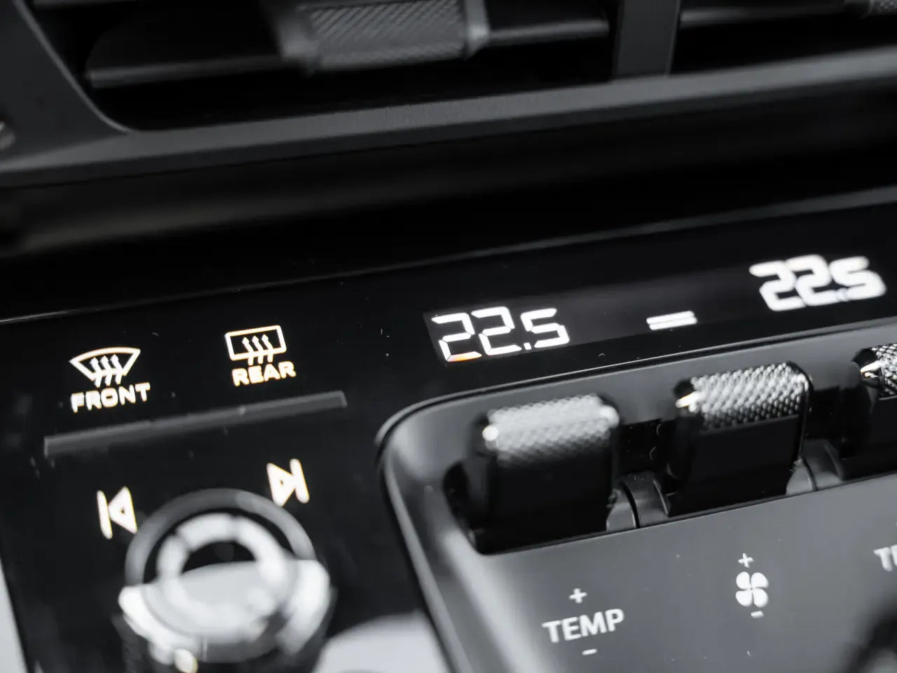 Porsche 911 Carrera (992 II) - Samsaru's Car Outlet