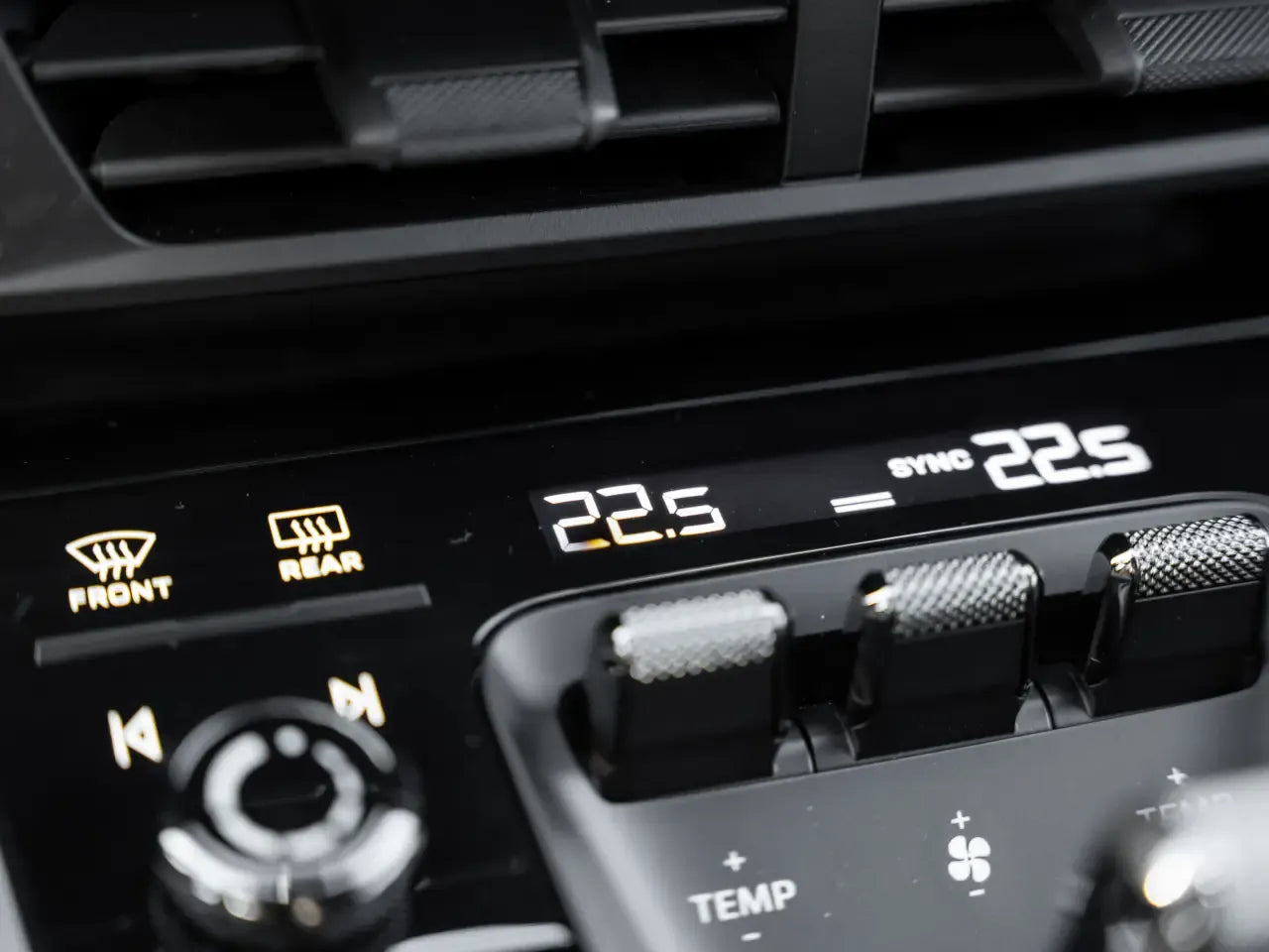 Porsche 911 Carrera S (992 II) Black - Samsaru's Car Outlet
