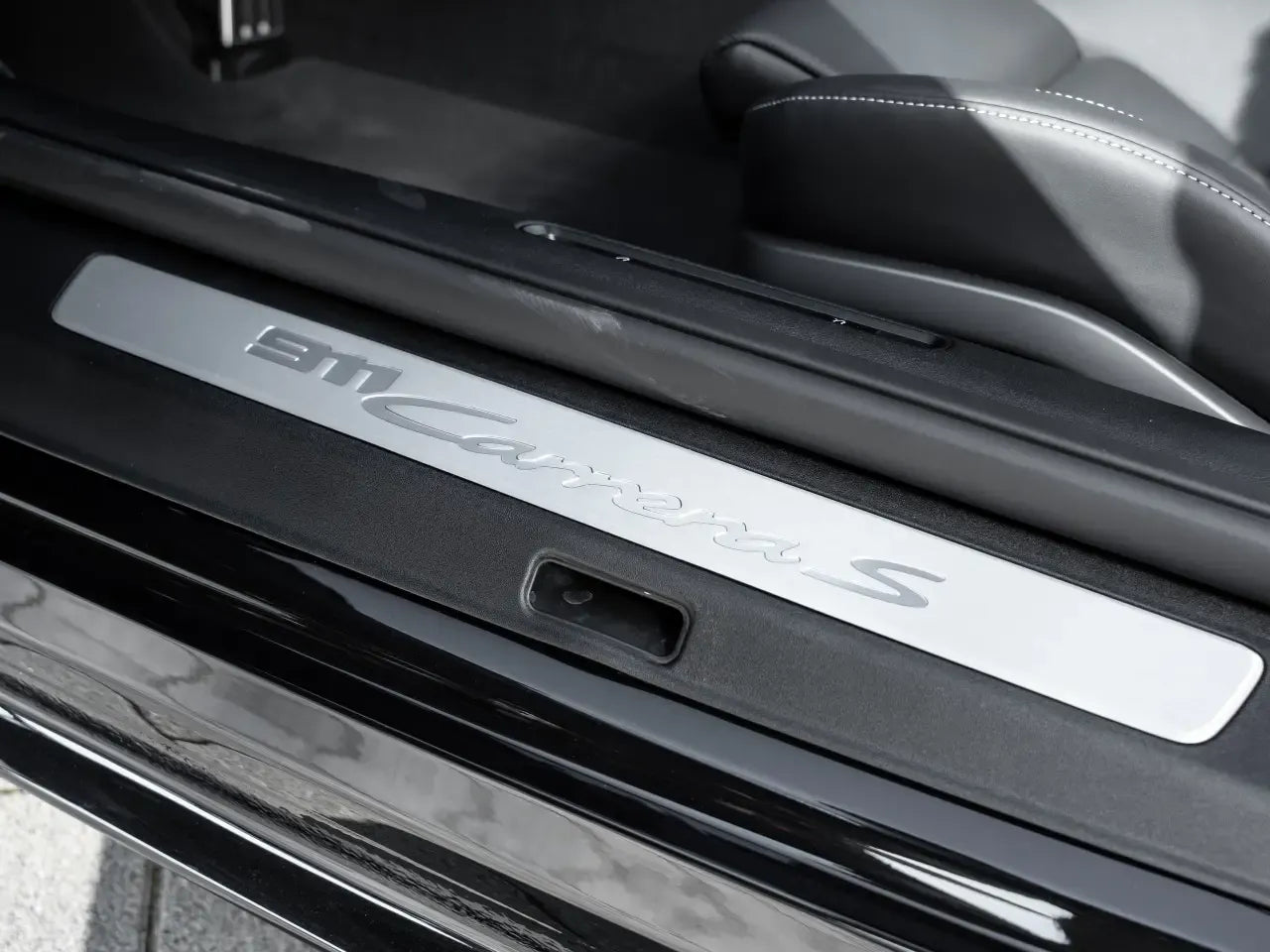 Porsche 911 Carrera S (992 II) Black - Samsaru's Car Outlet