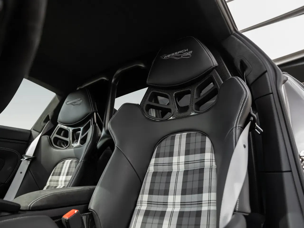 Porsche 911 GT3 RS (992 I) - Samsaru's Car Outlet