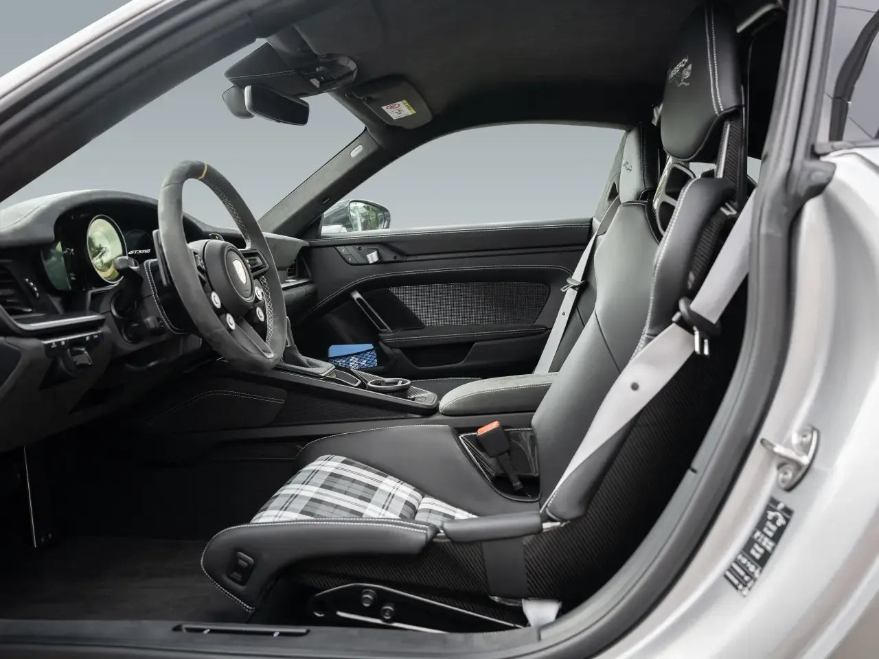 Porsche 911 GT3 RS (992 I) - Samsaru's Car Outlet