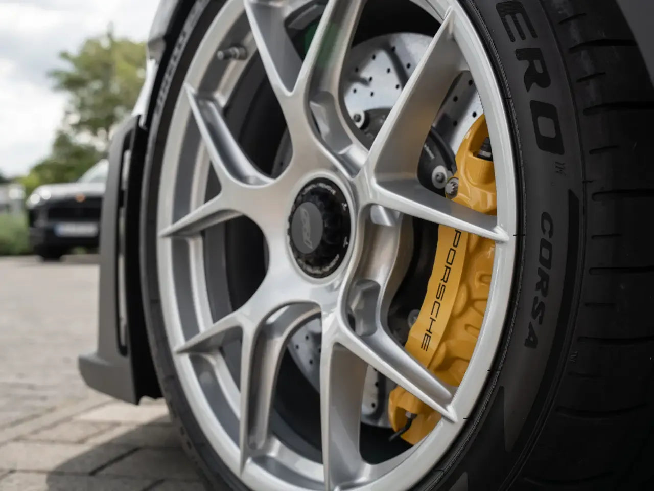 Porsche 911 GT3 RS (992 I) - Samsaru's Car Outlet
