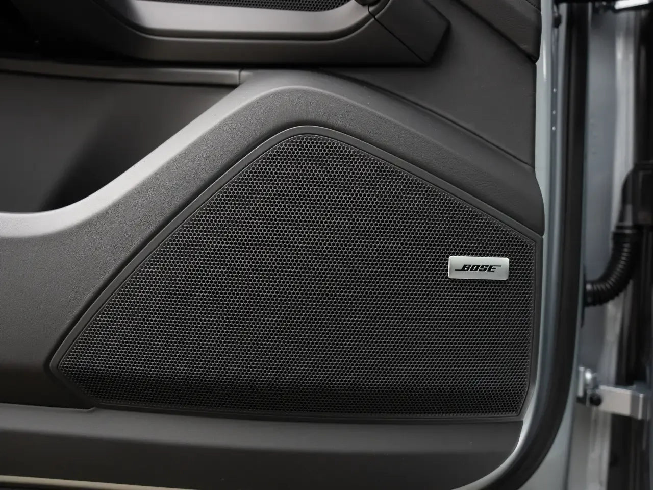 Porsche Cayenne E-Hybrid Silver - Samsaru's Car Outlet