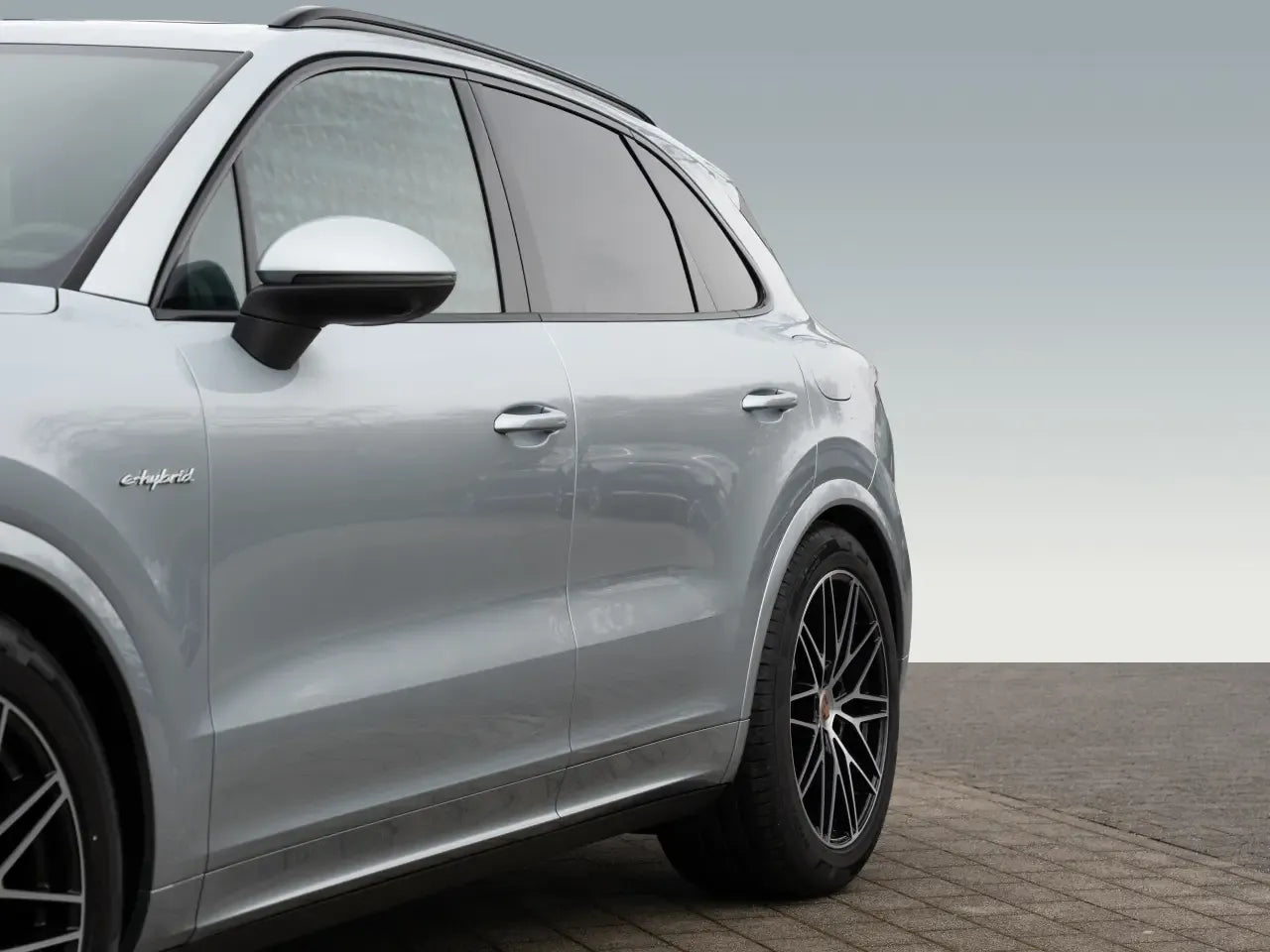 Porsche Cayenne E-Hybrid Silver - Samsaru's Car Outlet