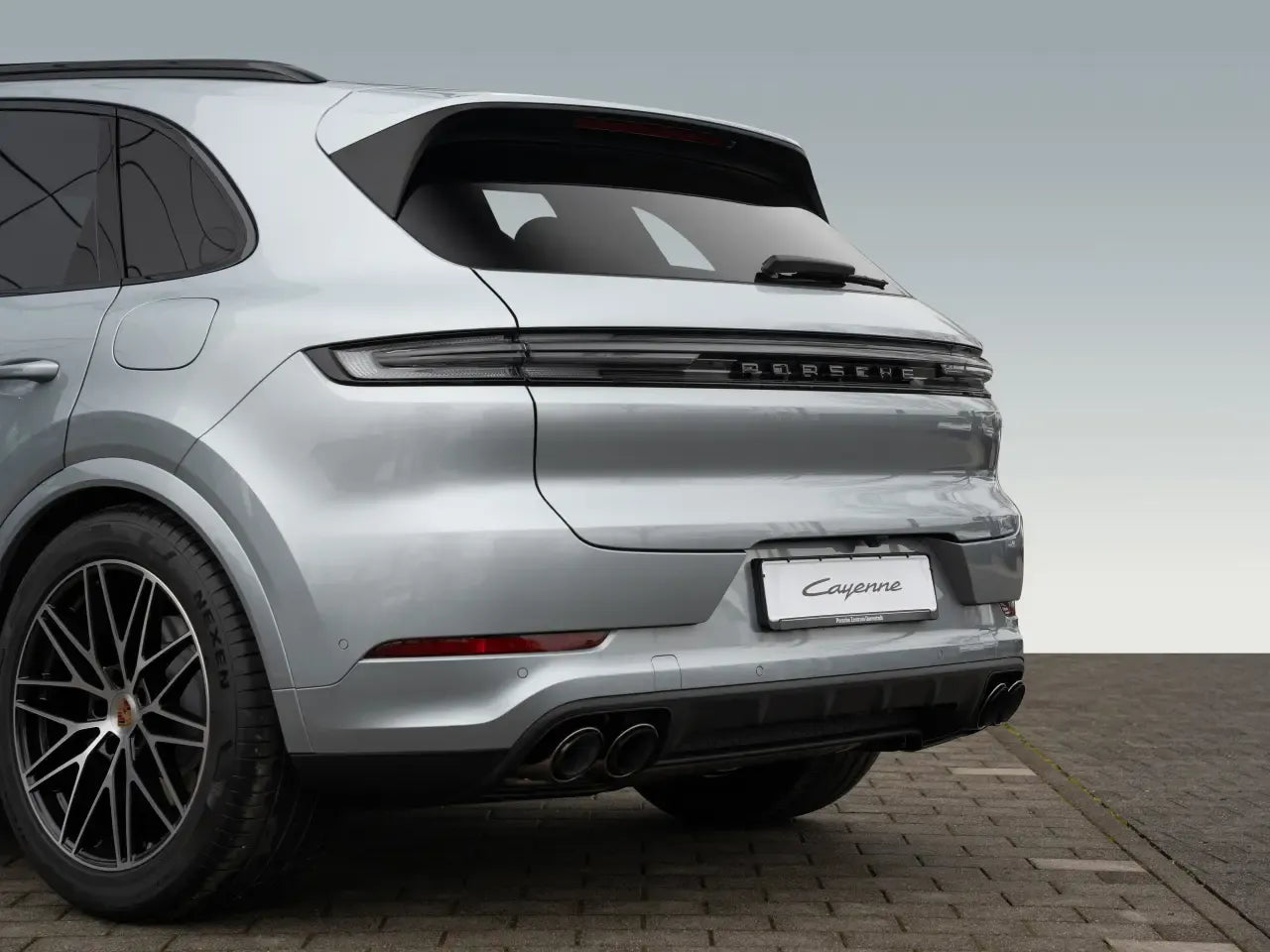 Porsche Cayenne E-Hybrid Silver - Samsaru's Car Outlet