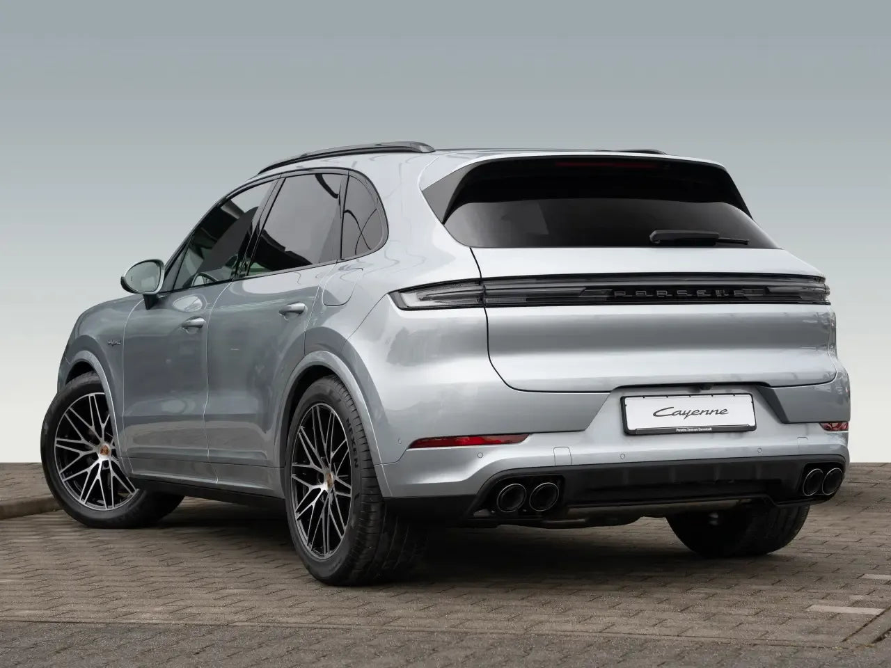 Porsche Cayenne E-Hybrid Silver - Samsaru's Car Outlet