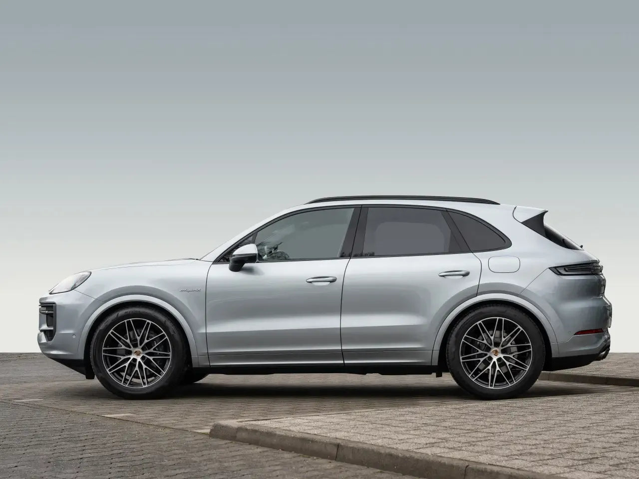 Porsche Cayenne E-Hybrid Silver - Samsaru's Car Outlet