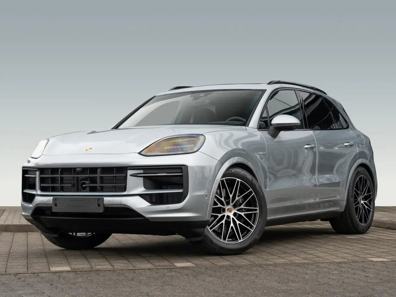 Porsche Cayenne E-Hybrid Silver - Samsaru's Car Outlet