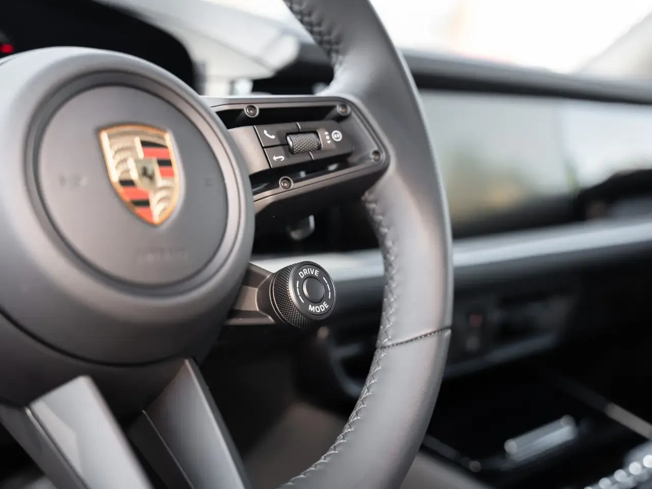 Porsche Cayenne E-Hybrid White - Samsaru's Car Outlet