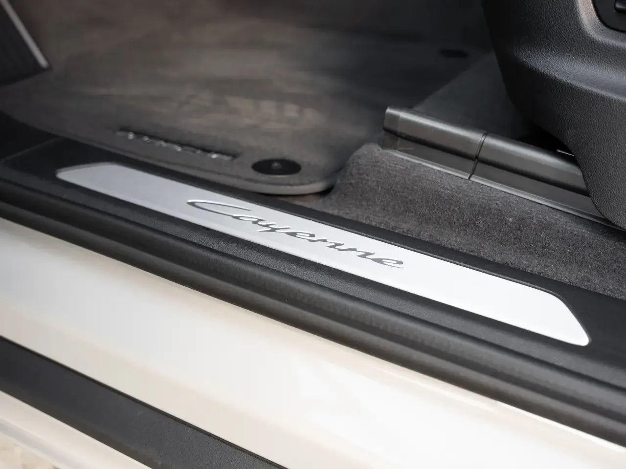 Porsche Cayenne E-Hybrid White - Samsaru's Car Outlet