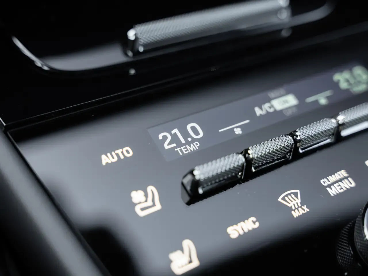 Porsche Cayenne E-Hybrid White - Samsaru's Car Outlet