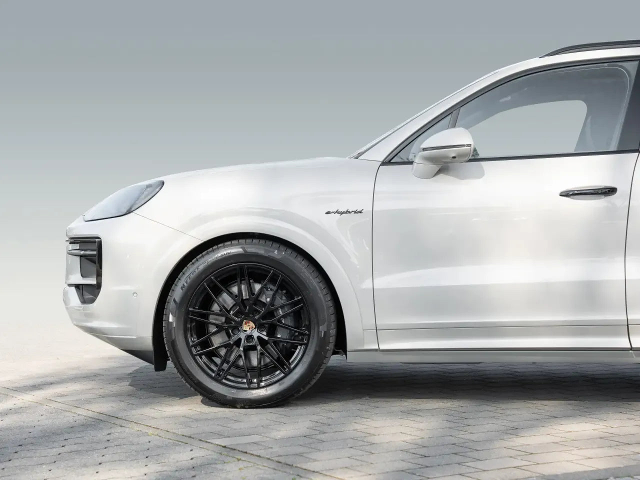 Porsche Cayenne E-Hybrid White - Samsaru's Car Outlet