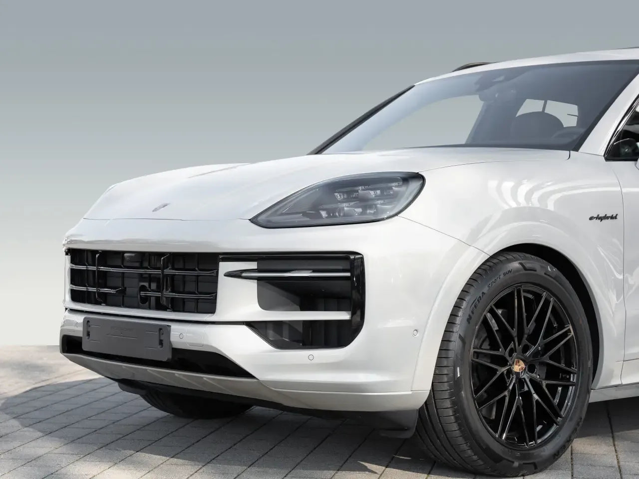 Porsche Cayenne E-Hybrid White - Samsaru's Car Outlet