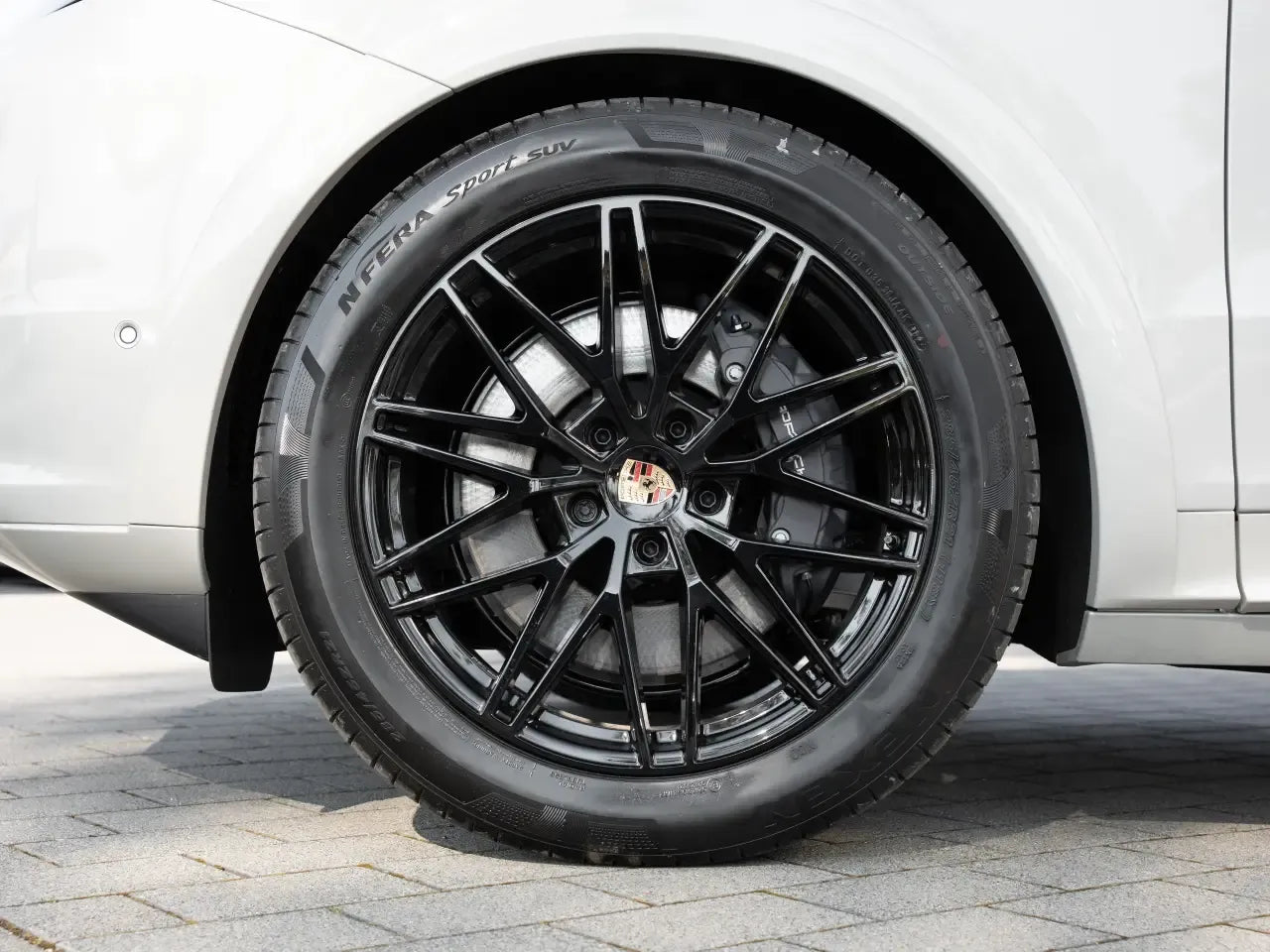 Porsche Cayenne E-Hybrid White - Samsaru's Car Outlet