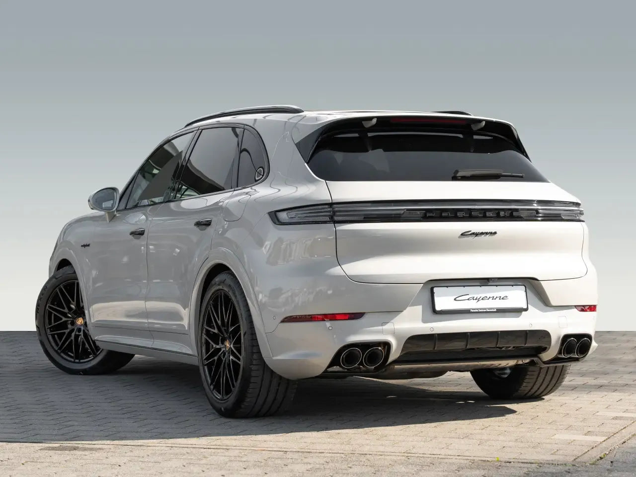 Porsche Cayenne E-Hybrid White - Samsaru's Car Outlet