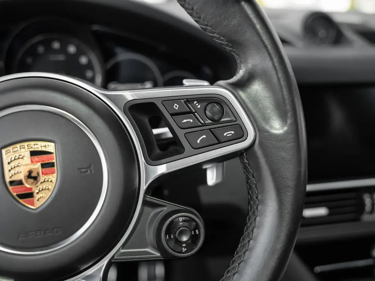 Porsche Cayenne S - Samsaru's Car Outlet