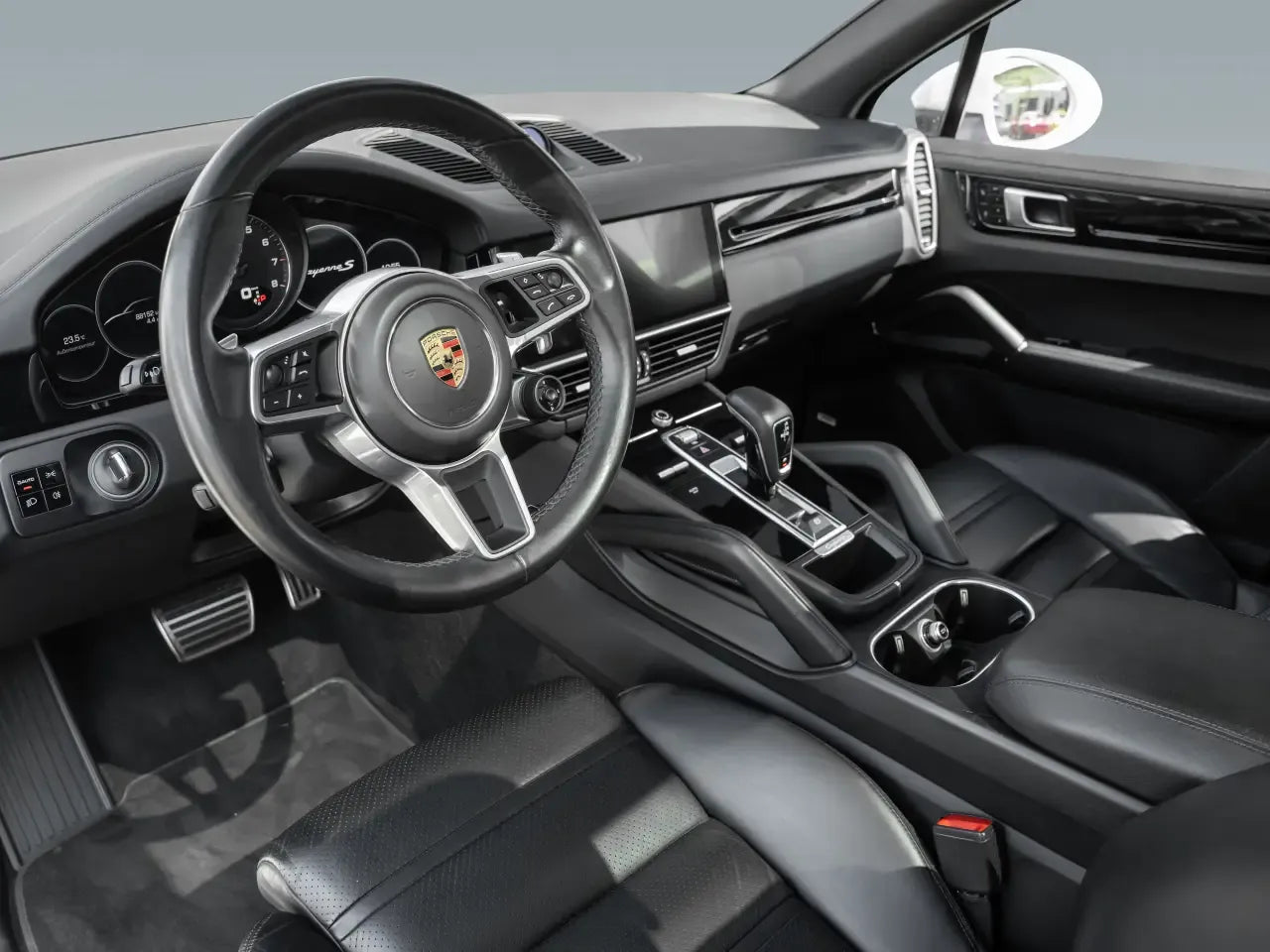 Porsche Cayenne S - Samsaru's Car Outlet