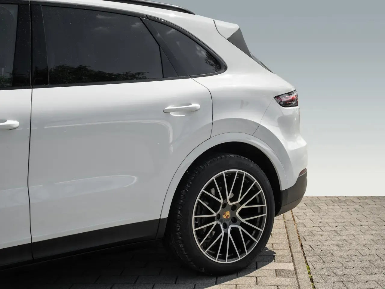 Porsche Cayenne S - Samsaru's Car Outlet