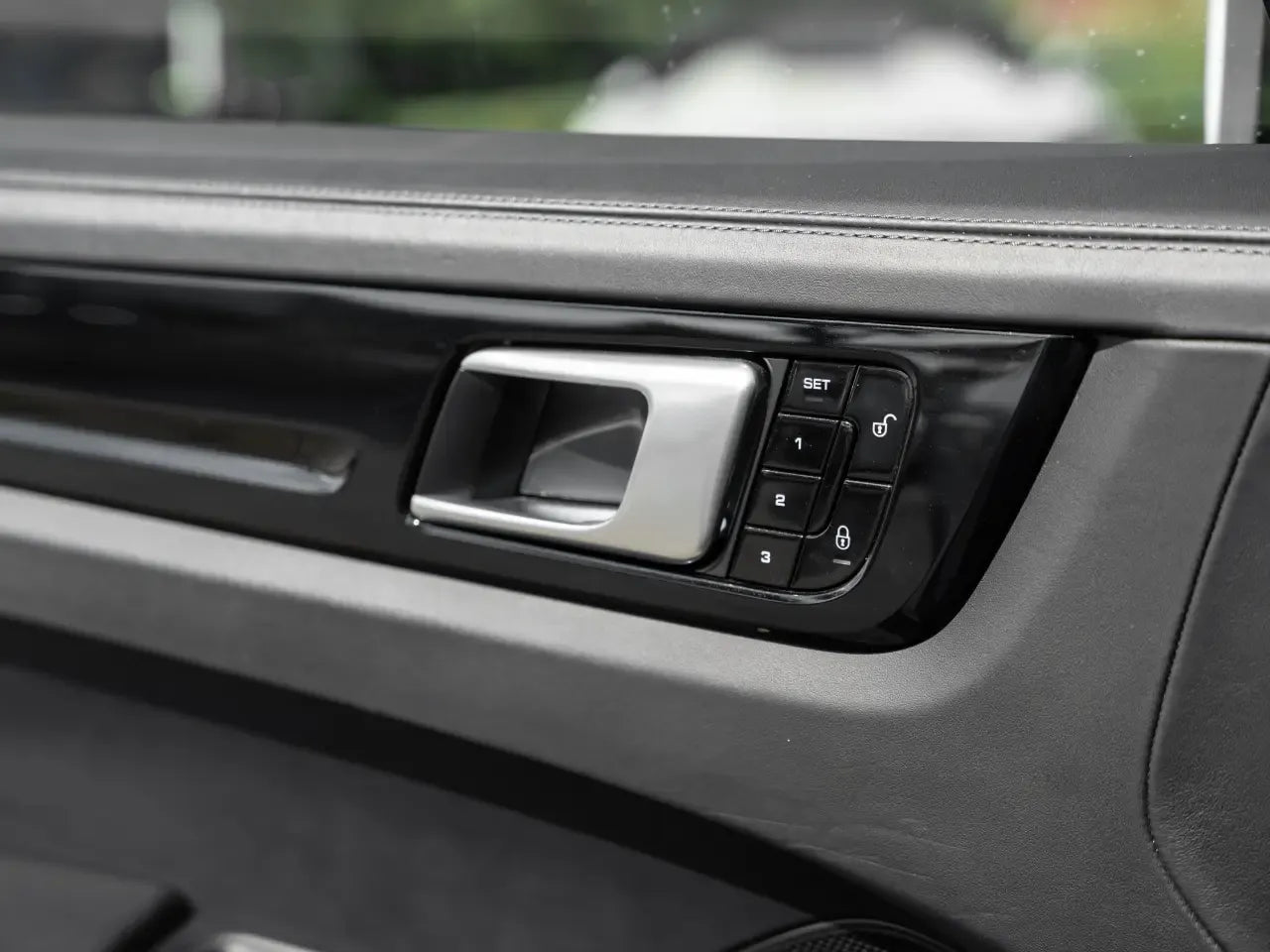 Porsche Cayenne S - Samsaru's Car Outlet