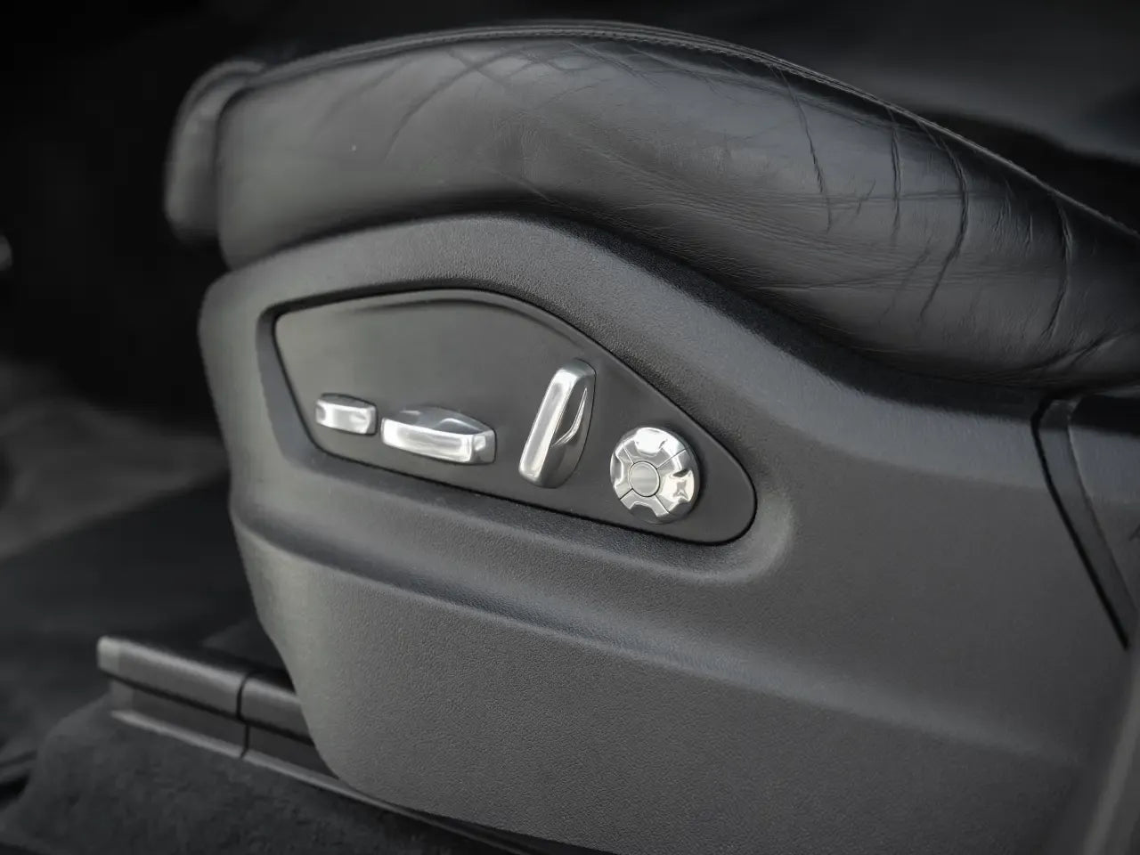 Porsche Cayenne S - Samsaru's Car Outlet