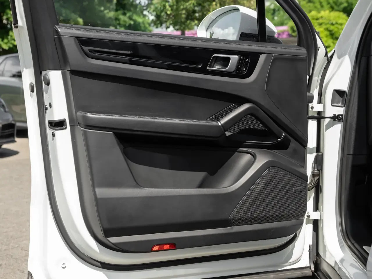 Porsche Cayenne S - Samsaru's Car Outlet
