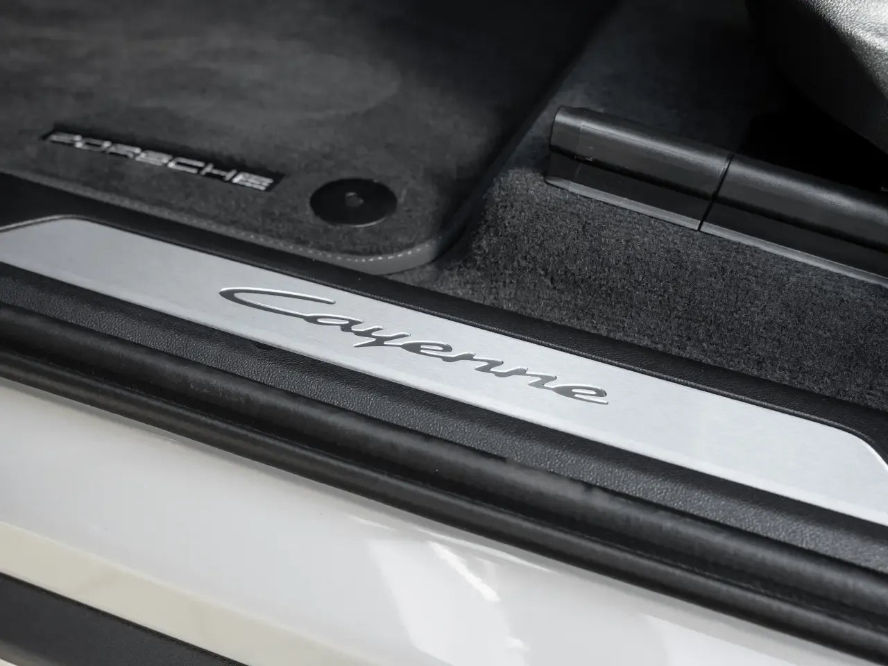 Porsche Cayenne - Samsaru's Car Outlet