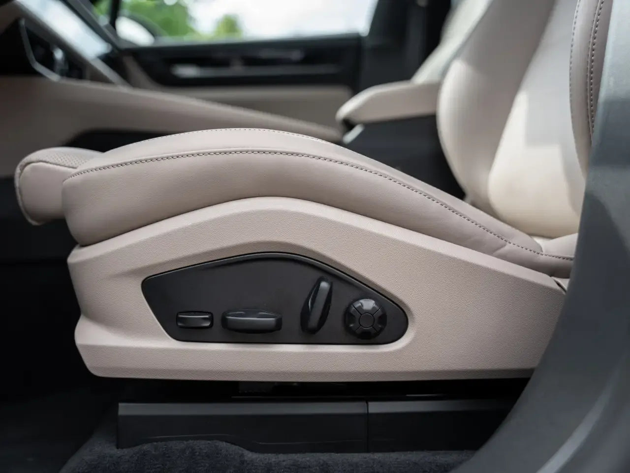 Porsche Macan 4S - Electric - Samsaru's Car Outlet