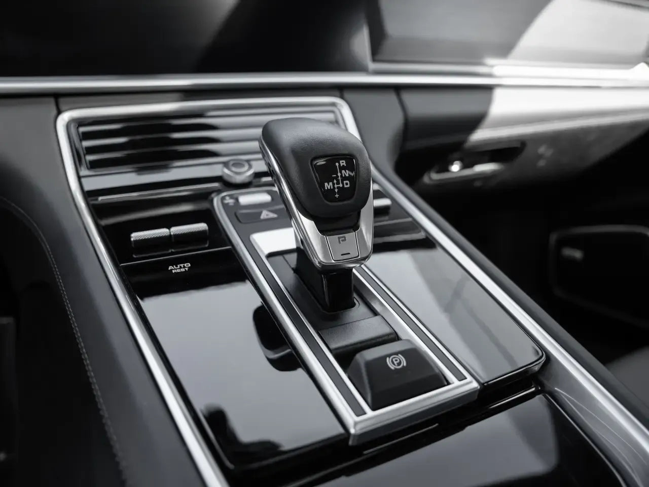 Porsche Panamera 4 E-Hybrid Sport Turismo - Samsaru's Car Outlet