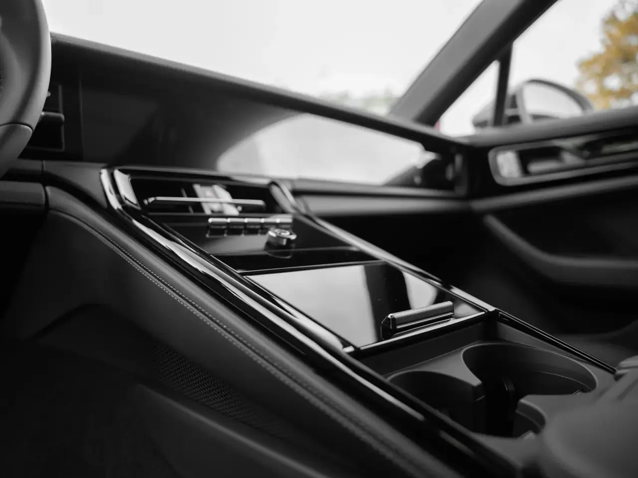 Porsche Panamera 4 E-Hybrid - Samsaru's Car Outlet
