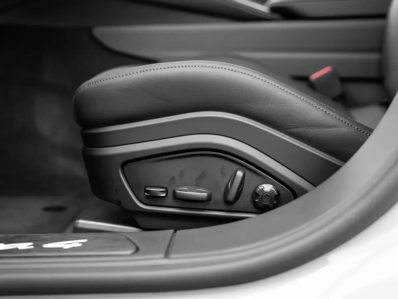 Porsche Panamera 4 E-Hybrid - Samsaru's Car Outlet