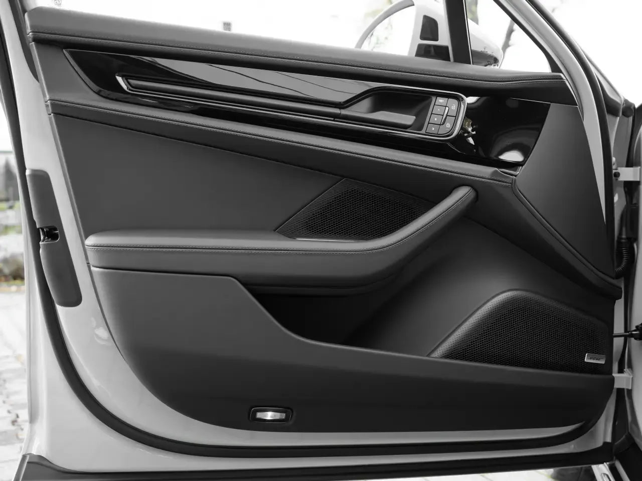 Porsche Panamera 4 E-Hybrid - Samsaru's Car Outlet