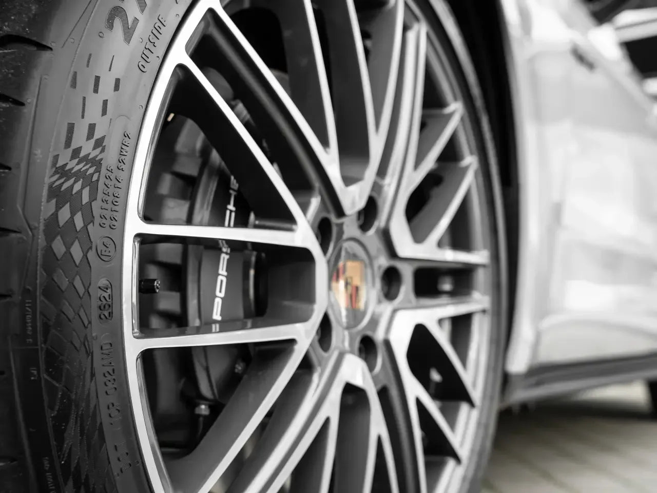 Porsche Panamera 4 E-Hybrid - Samsaru's Car Outlet