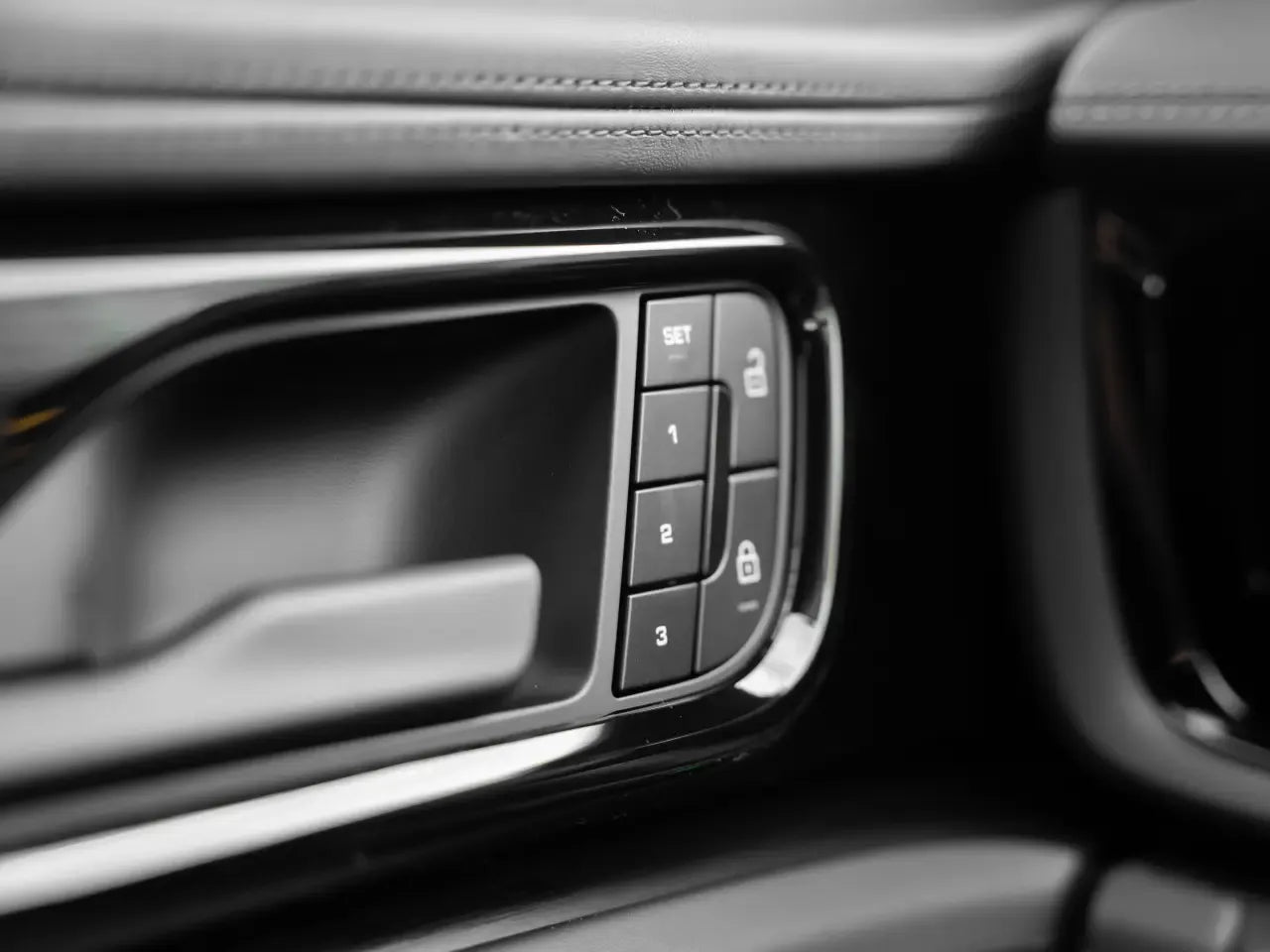 Porsche Panamera 4 E-Hybrid - Samsaru's Car Outlet