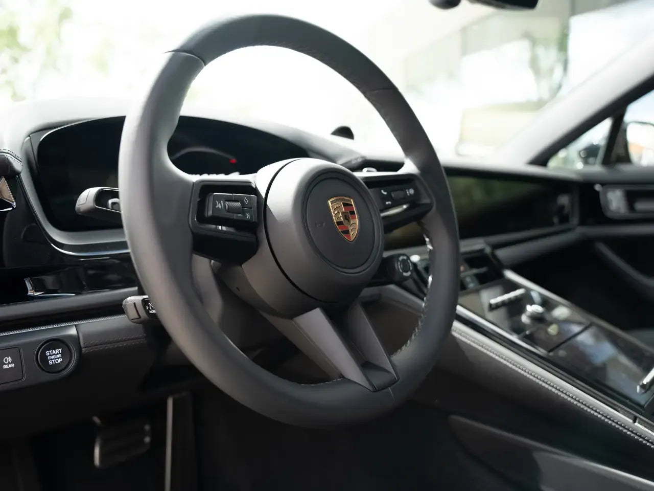 Porsche Panamera 4 - Samsaru's Car Outlet
