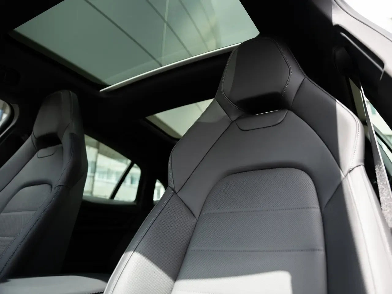 Porsche Panamera 4 - Samsaru's Car Outlet