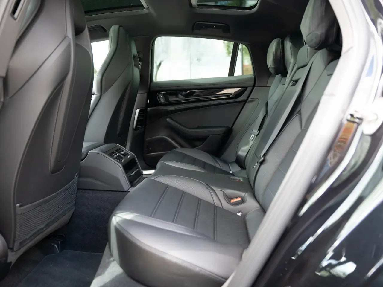 Porsche Panamera 4 - Samsaru's Car Outlet