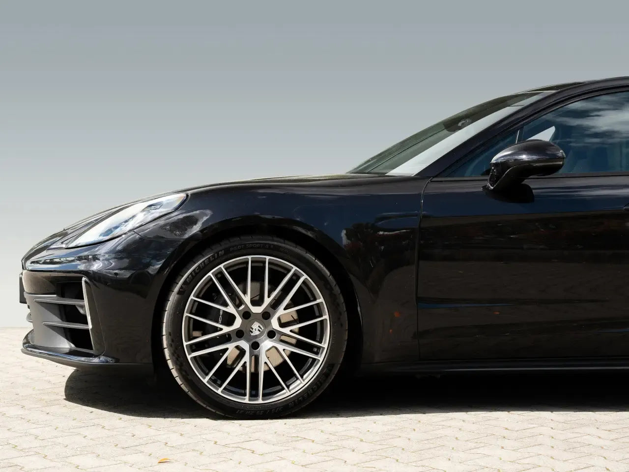 Porsche Panamera 4 - Samsaru's Car Outlet