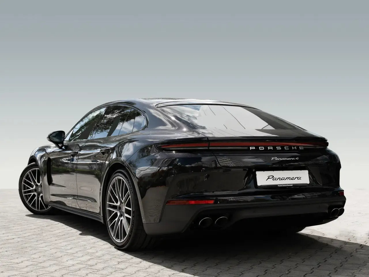 Porsche Panamera 4 - Samsaru's Car Outlet