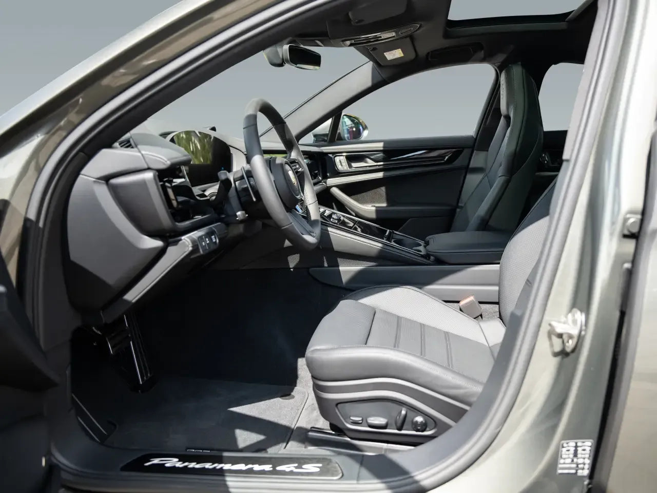 Porsche Panamera 4S E-Hybrid - Samsaru's Car Outlet