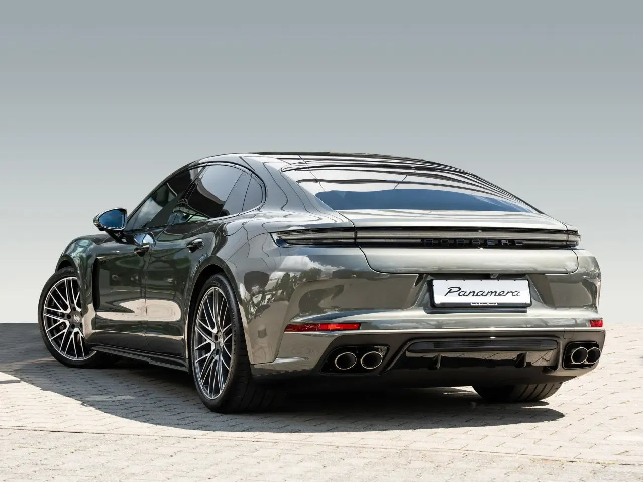 Porsche Panamera 4S E-Hybrid - Samsaru's Car Outlet