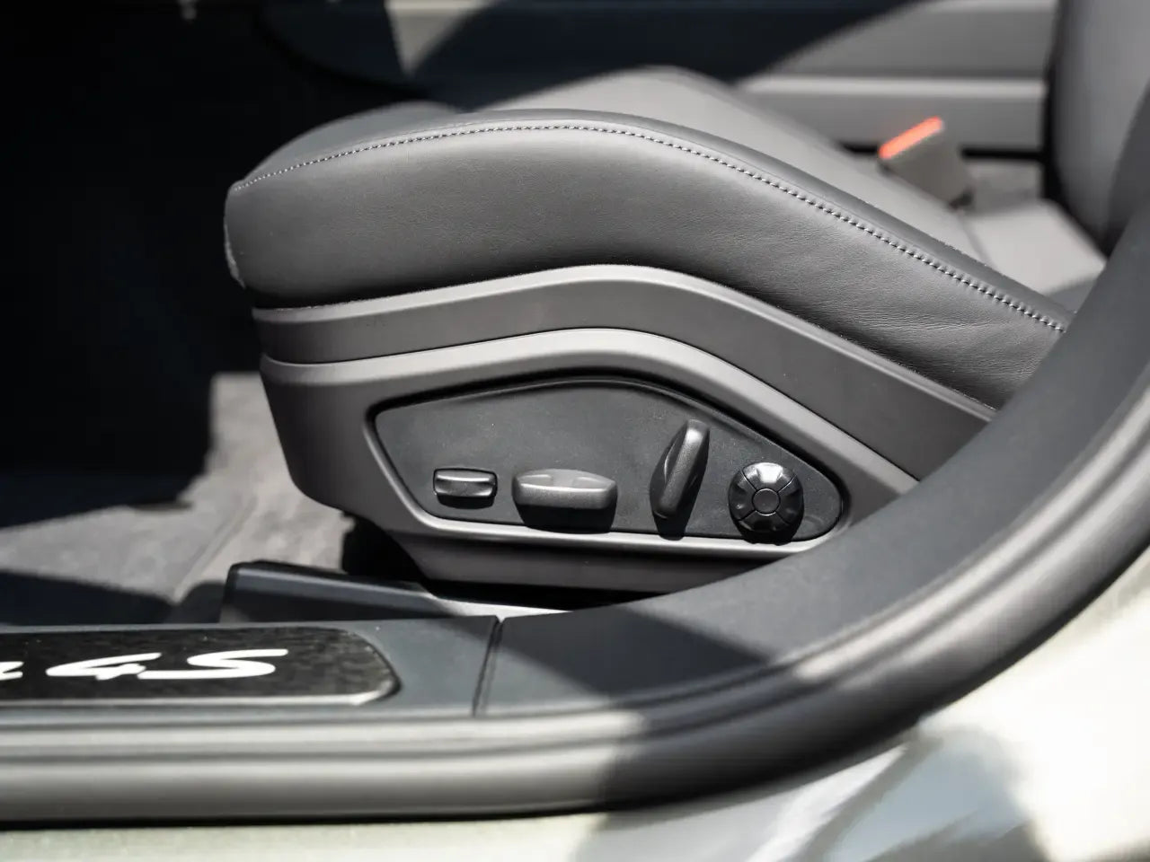 Porsche Panamera 4S E-Hybrid - Samsaru's Car Outlet