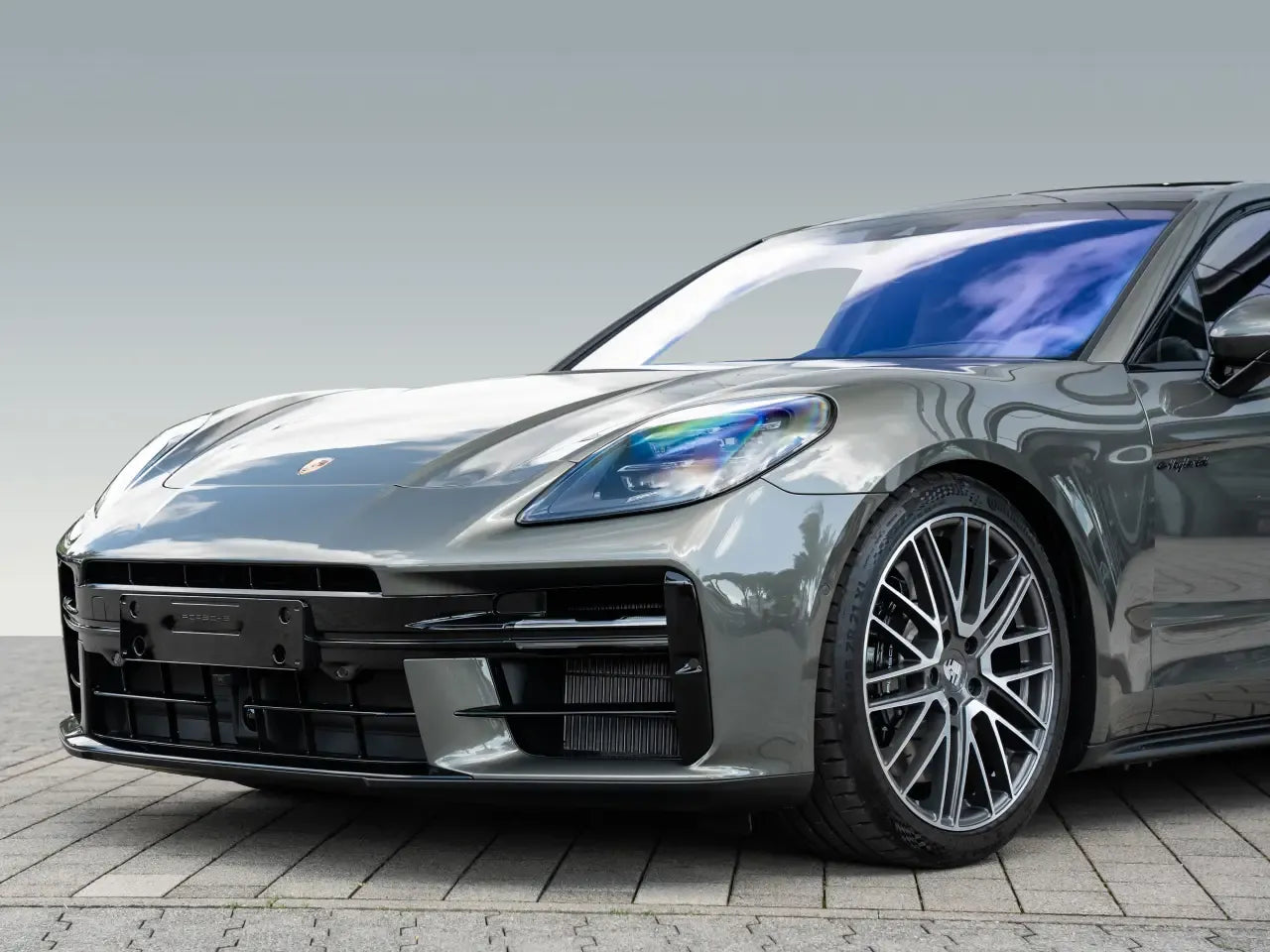 Porsche Panamera 4S E-Hybrid - Samsaru's Car Outlet