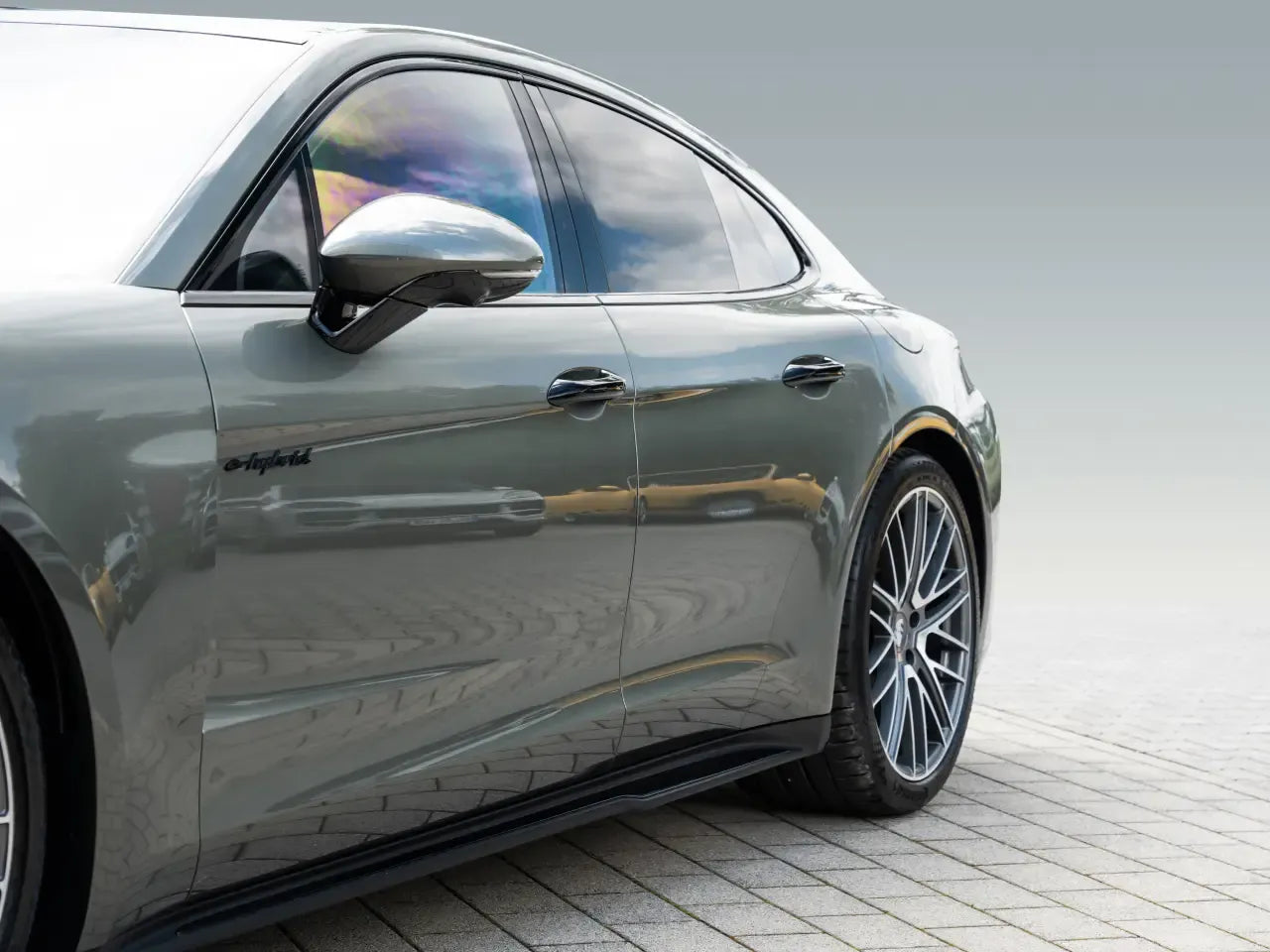 Porsche Panamera 4S E-Hybrid - Samsaru's Car Outlet